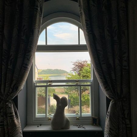 Dylan Thomas Sea View Bed & Breakfast Лаарн Екстериор снимка