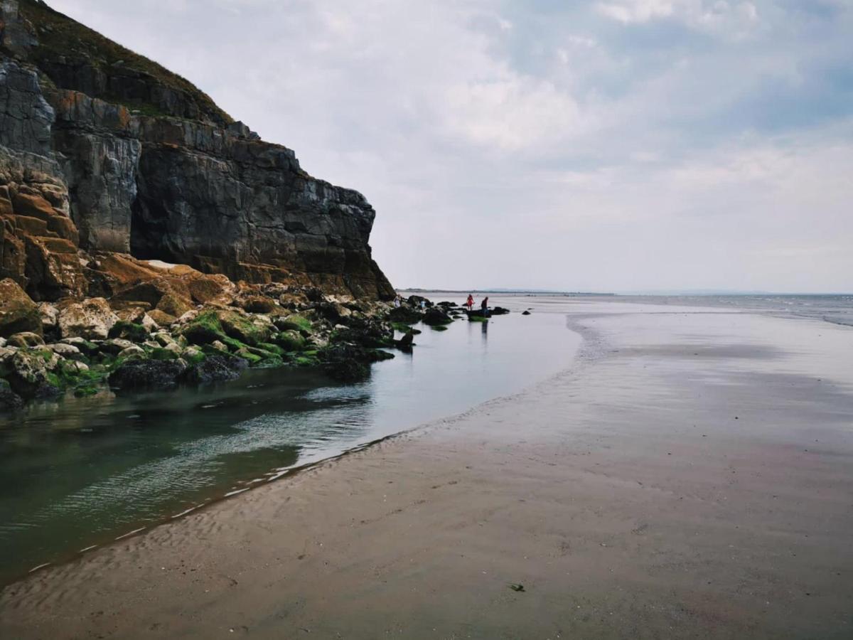 Dylan Thomas Sea View Bed & Breakfast Лаарн Екстериор снимка