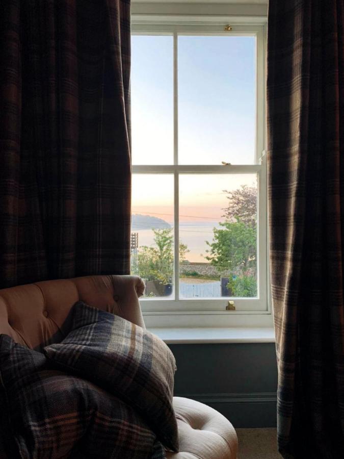 Dylan Thomas Sea View Bed & Breakfast Лаарн Екстериор снимка