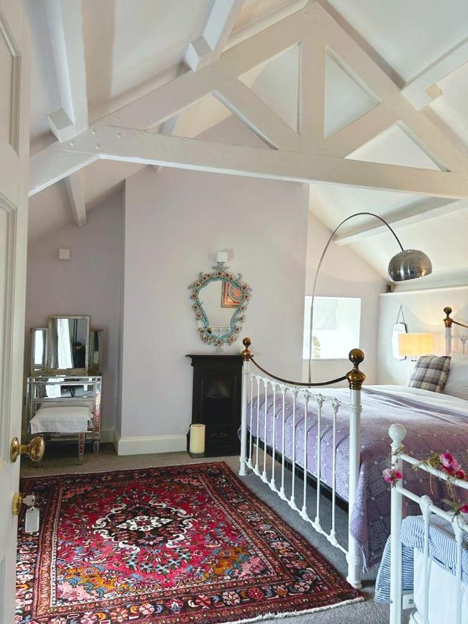 Dylan Thomas Sea View Bed & Breakfast Лаарн Екстериор снимка